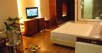 The Victoria Grand Hotel & Spa Kasauli Exterior photo